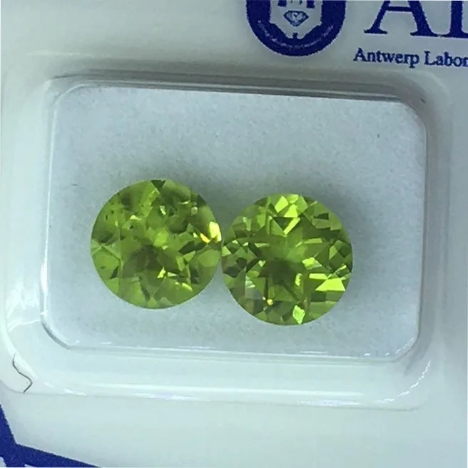 Plastic packaging ALGT 2 pcs natural natural green Peridoty 4,07ct