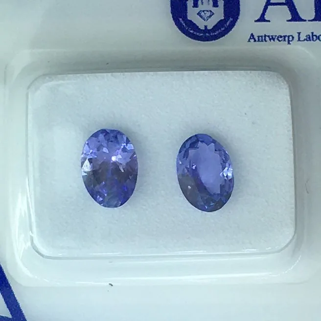 Plastic packaging ALGT 2 pcs natural natural Tanzanites 3,2ct
