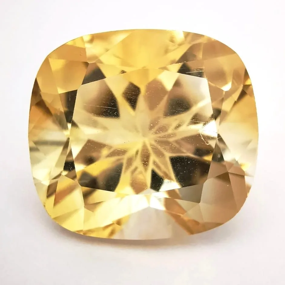 Large Citrine (22,94 ct) – floral cut, bez visible inclusions - ALGT certificate