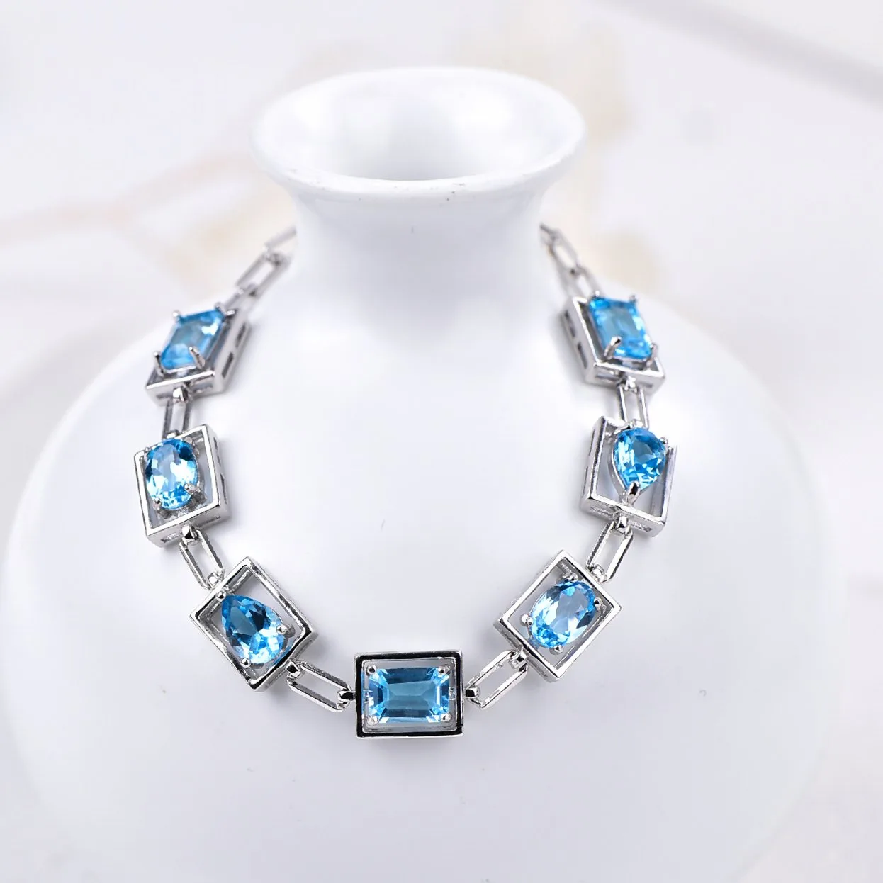 Silver bracelet with natural Topazes 3,46ct