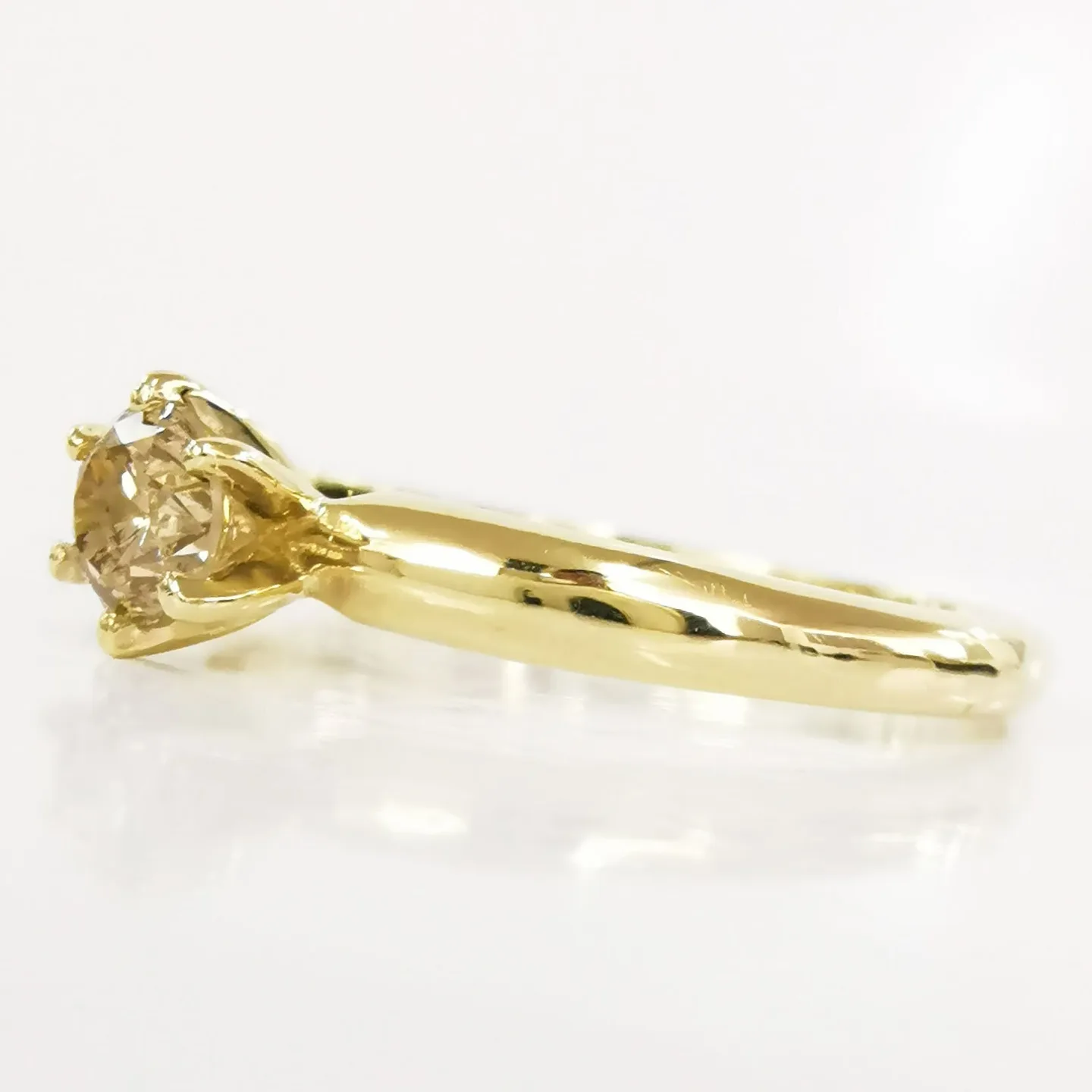 Engagement 14ct gold ring with genuine diamond 0,3ct