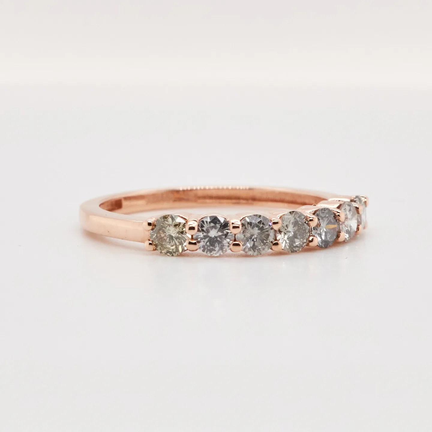 Ring in 14ct rose gold with 7 diamonds 0,67ct