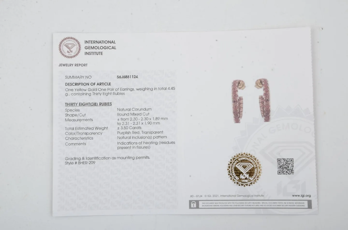 Vysiace round earrings in 14ct yellow gold with 3,5ct natural red rubies
