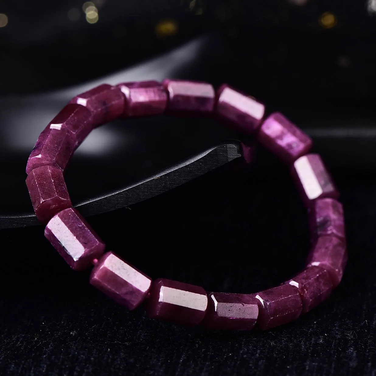Large and vysoko exclusive bracelet in natural rubies – intense shade – ALGT certificate 24,27 g