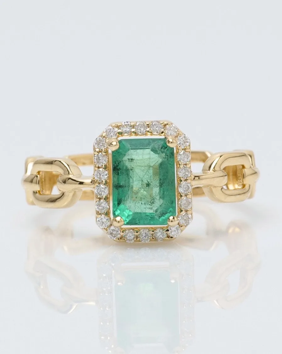 Modern chain ring in 14ct yellow gold with natural HQ emerald 1ct and natural diamonds 0,14ct